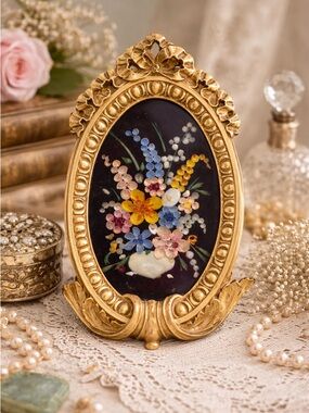 Vintage 3D Seashell Floral Art – Ornate Wood Frame